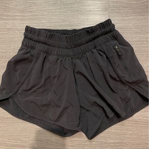 Black lululemon shirts!